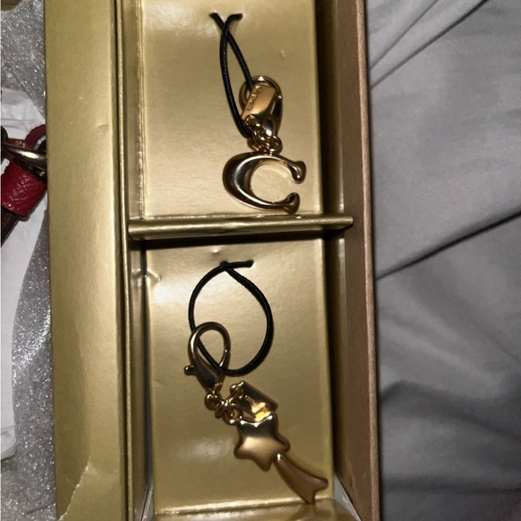 SOLD DO NOT BUY‼️‼️COACH red wristlet❤️ - Picture 3 of 4